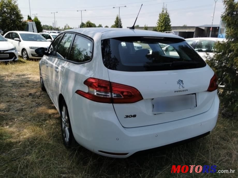 2020' Peugeot 308 Sw photo #3