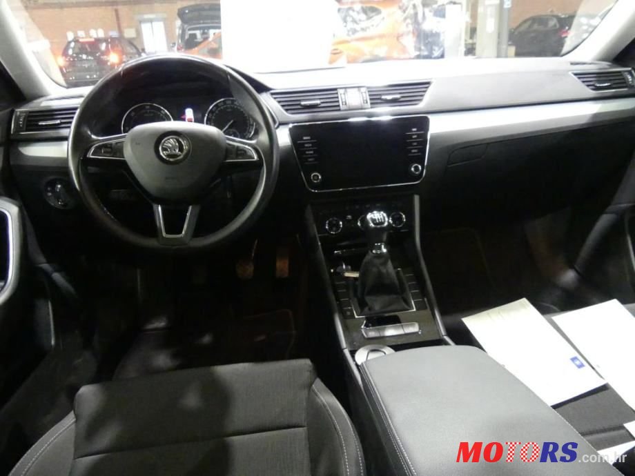 2018' Skoda Superb Combi photo #4