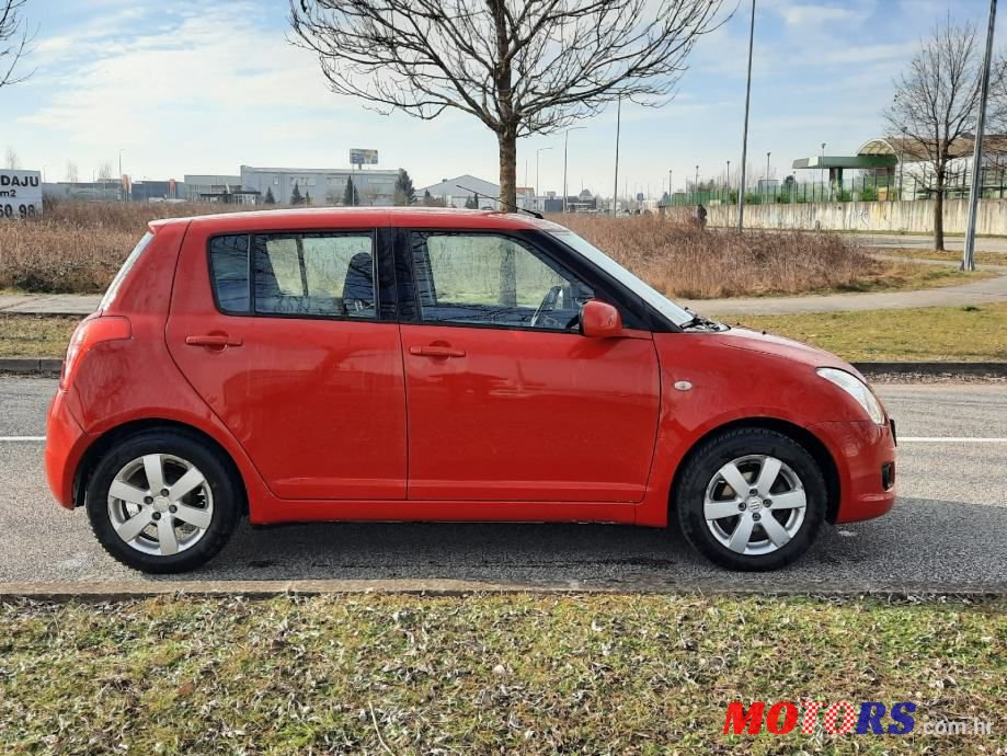 2010' Suzuki Swift 1,3 Glx photo #6