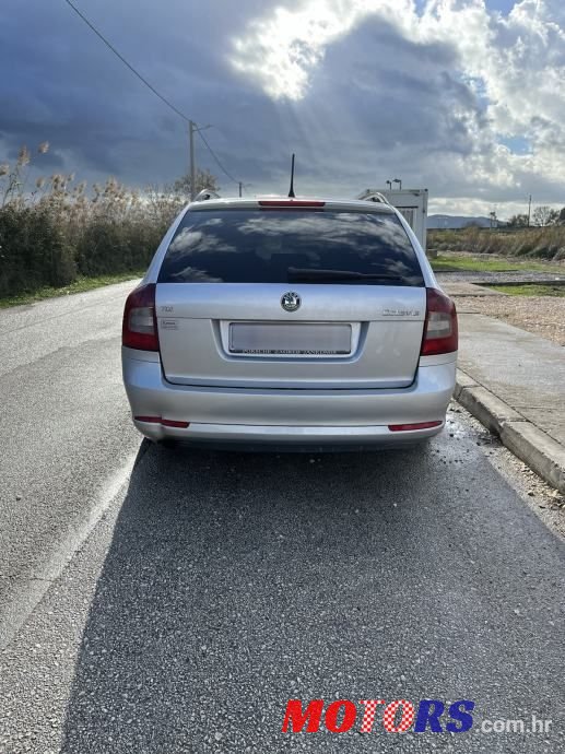 2011' Skoda Octavia Combi photo #4