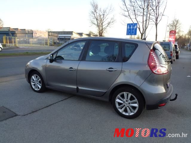 2011' Renault Scenic 1.6 Dci photo #6