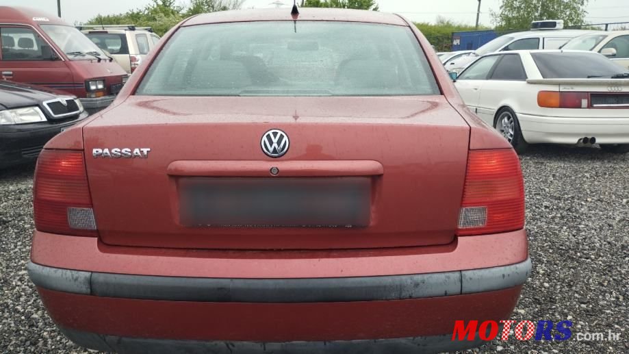 1998' Volkswagen Passat 1,6 photo #5