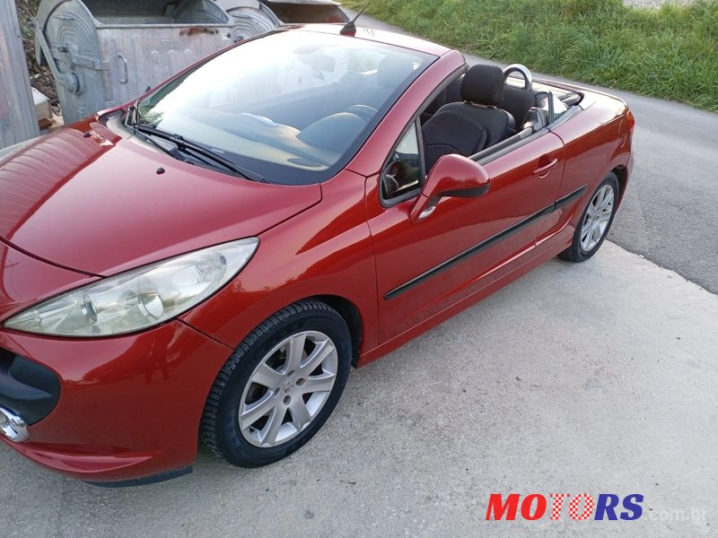 2007' Peugeot 207 Cc Sport photo #3