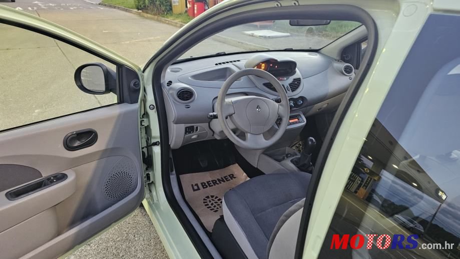 2008' Renault Twingo 1,5 Dci photo #3