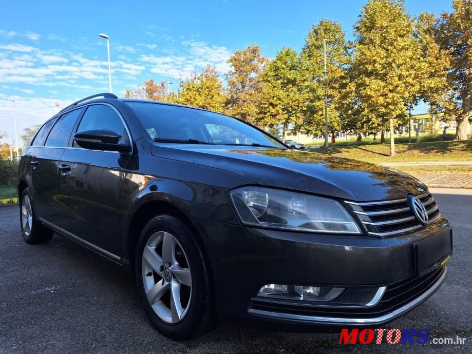 2013' Volkswagen Passat Variant photo #5