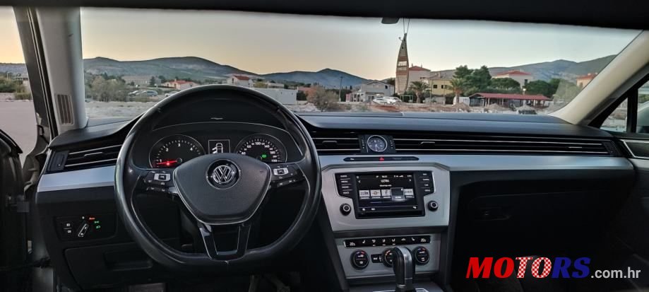 2017' Volkswagen Passat 2,0 Tdi Bmt Dsg photo #4