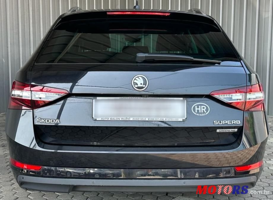 2017' Skoda Superb Combi photo #5