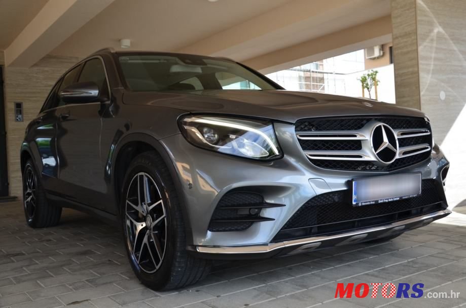 2016' Mercedes-Benz GLC 220 D photo #2