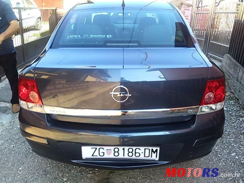 2007' Opel Astra Classic photo #1