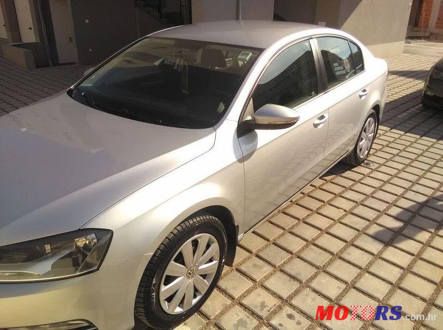 2013' Volkswagen Passat 1,6 Tdi Bmt photo #1