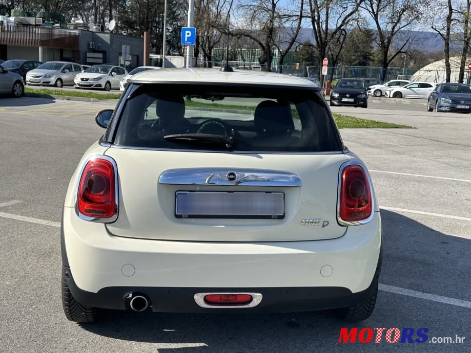 2015' MINI Cooper One photo #6