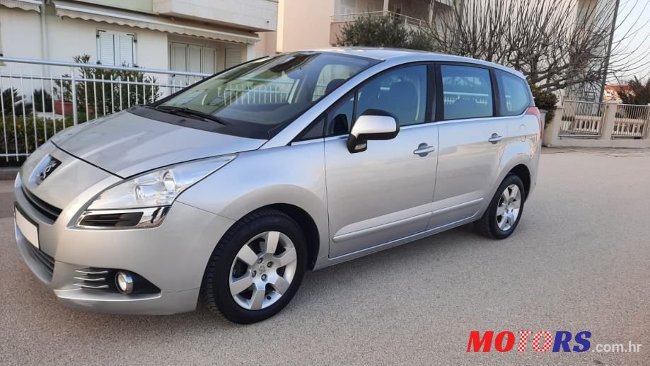 2011' Peugeot 5008 1,6 Hdi photo #1