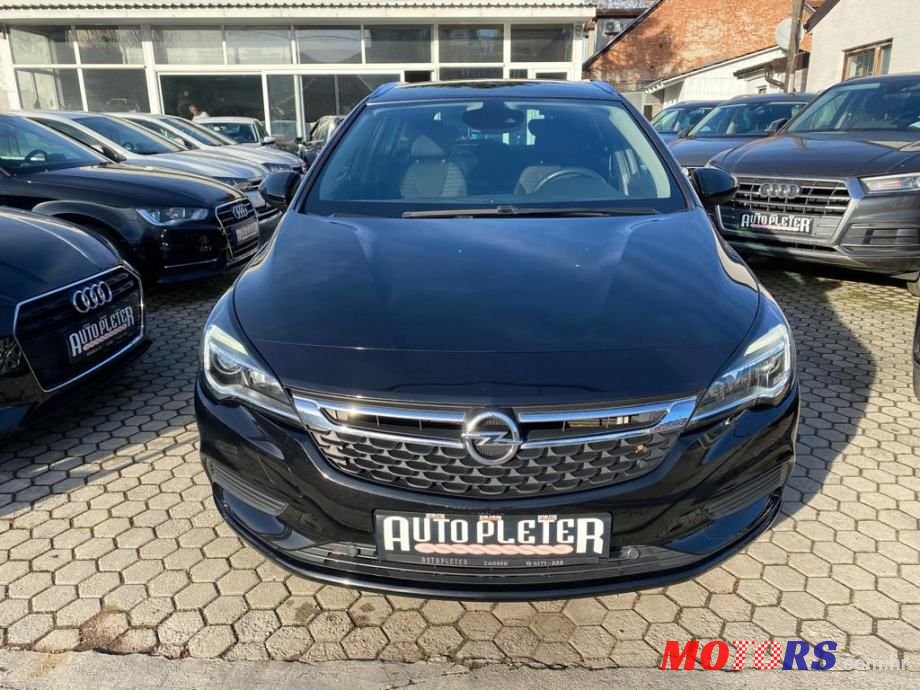 2018' Opel Astra Karavan photo #2