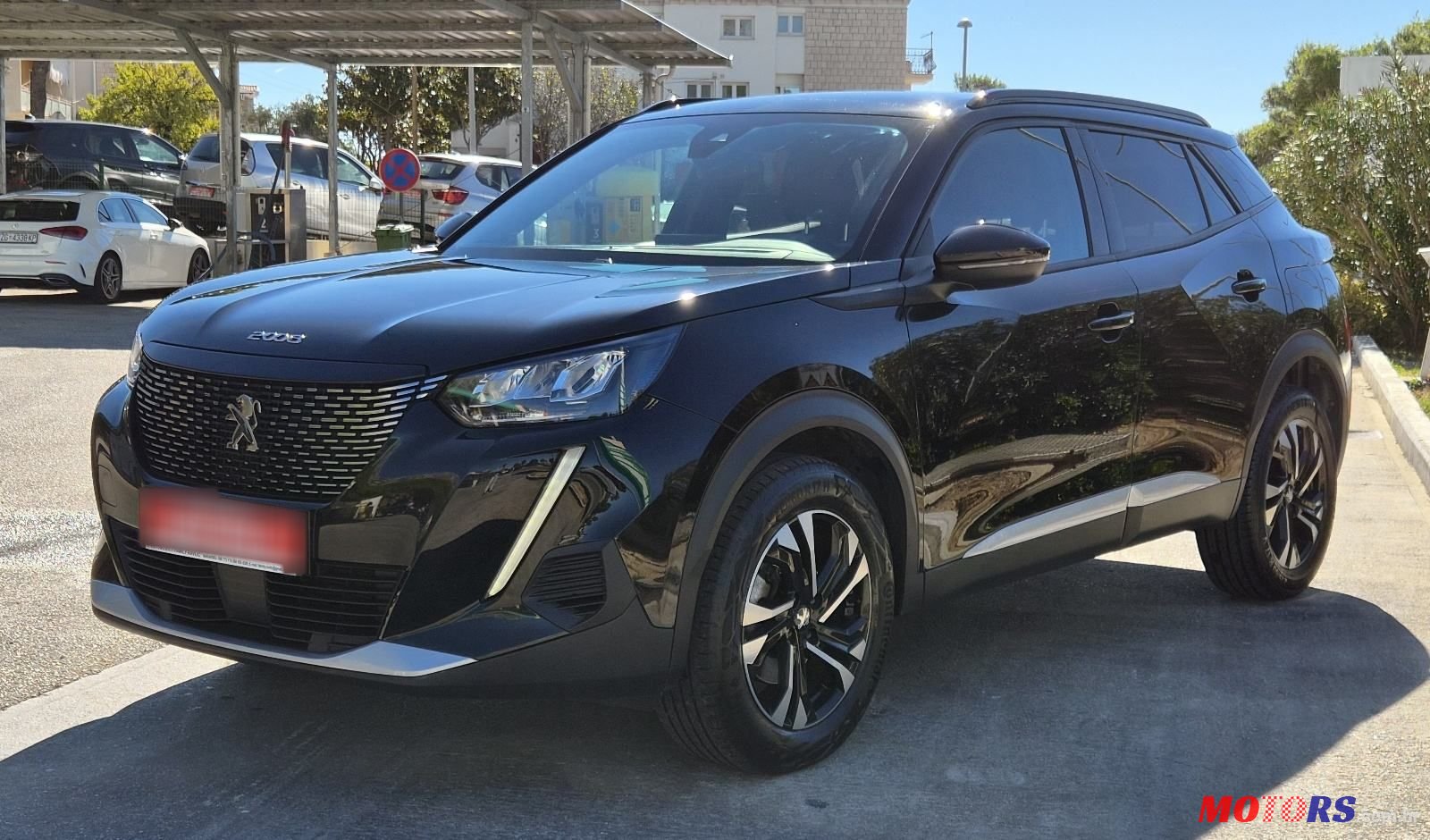 2023' Peugeot 2008 1,5 photo #2
