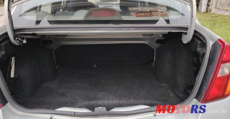 2002' Renault Thalia 1,4 photo #2