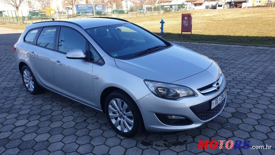 2015' Opel Astra Karavan photo #2
