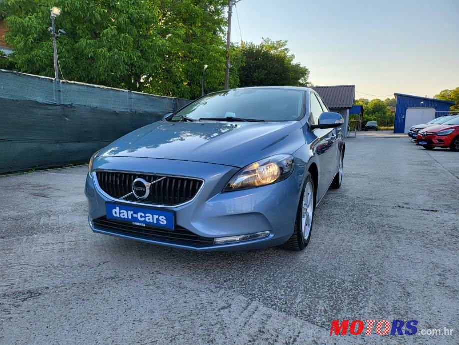 2017' Volvo V40 D2 photo #4