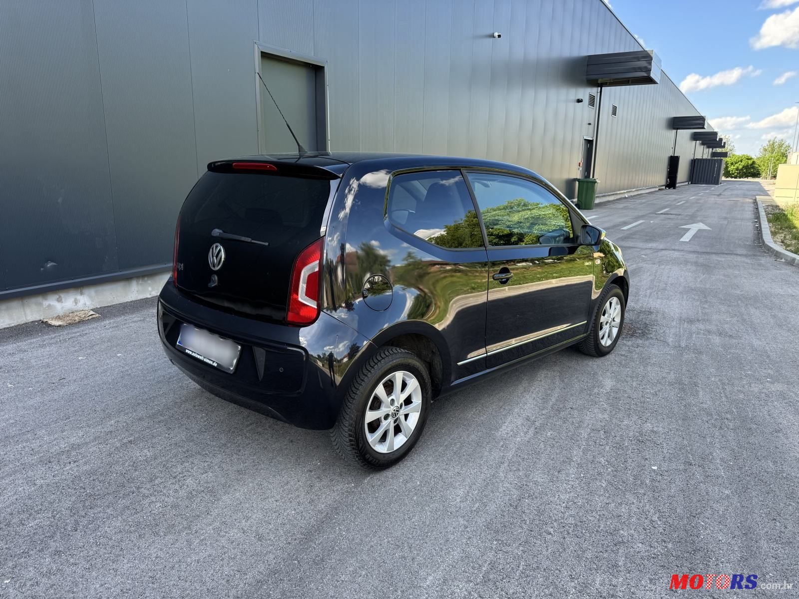 2013' Volkswagen Up! 1,0 Up! photo #3
