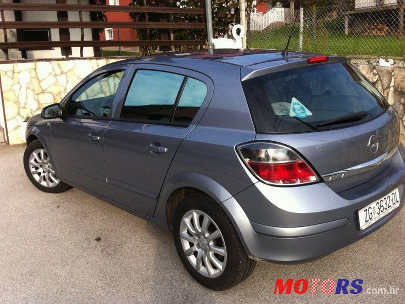 2008' Opel Astra 1,7 Cdti photo #1