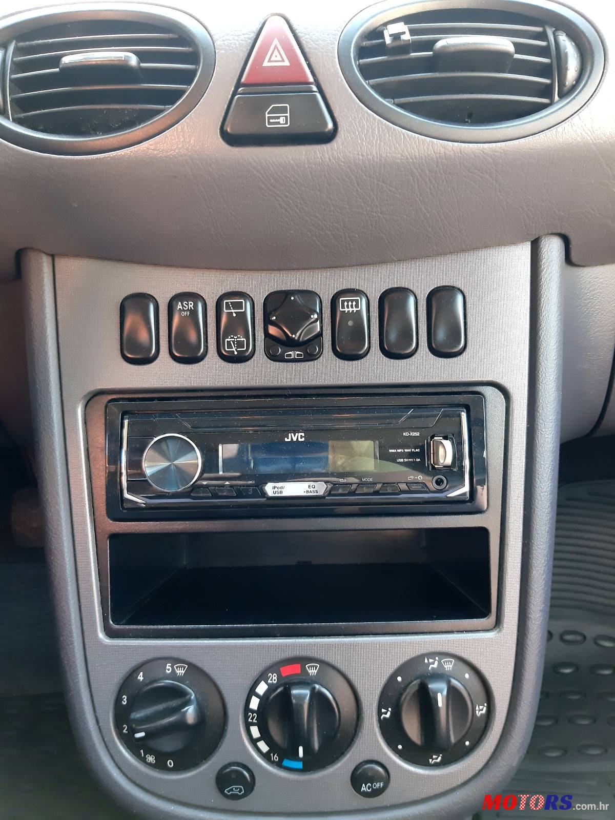 2002' Mercedes-Benz A 170 photo #7