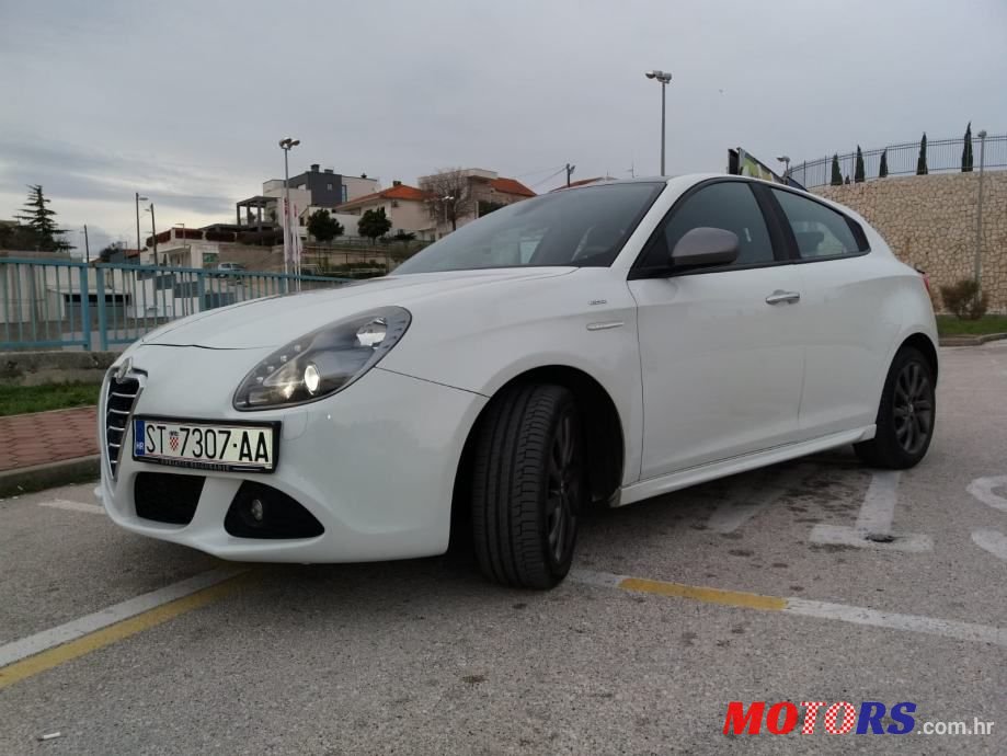 2014' Alfa Romeo Giulietta 2,0 photo #1