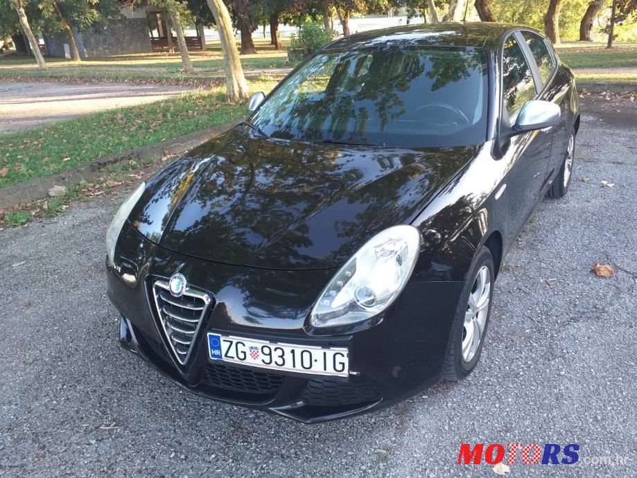 2012' Alfa Romeo Giulietta 1,6 photo #1