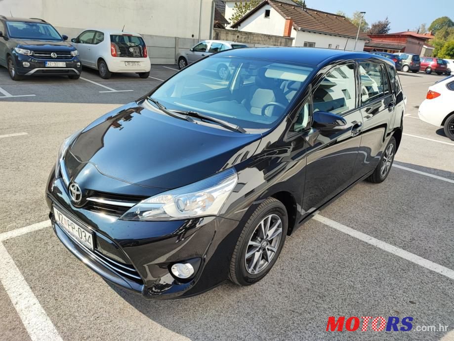 2014' Toyota Verso photo #5