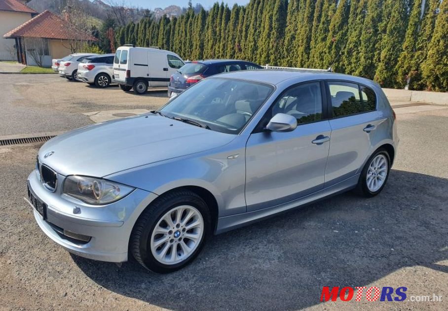 2011' BMW BMW 118D photo #1