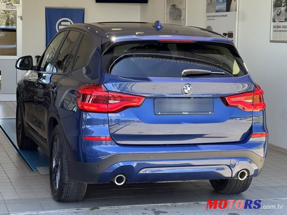 2018' BMW X3 Xdrive20D photo #4