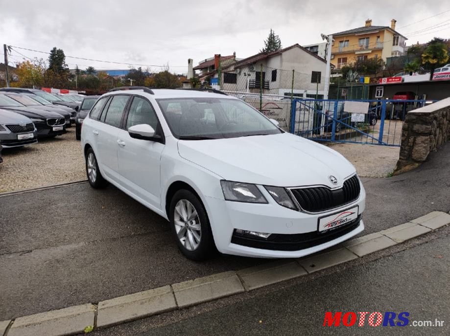 2019' Skoda Octavia Combi photo #2