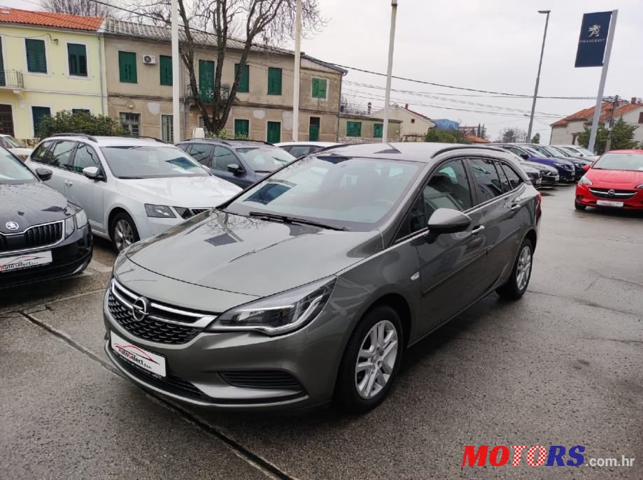 2016' Opel Astra Karavan photo #1