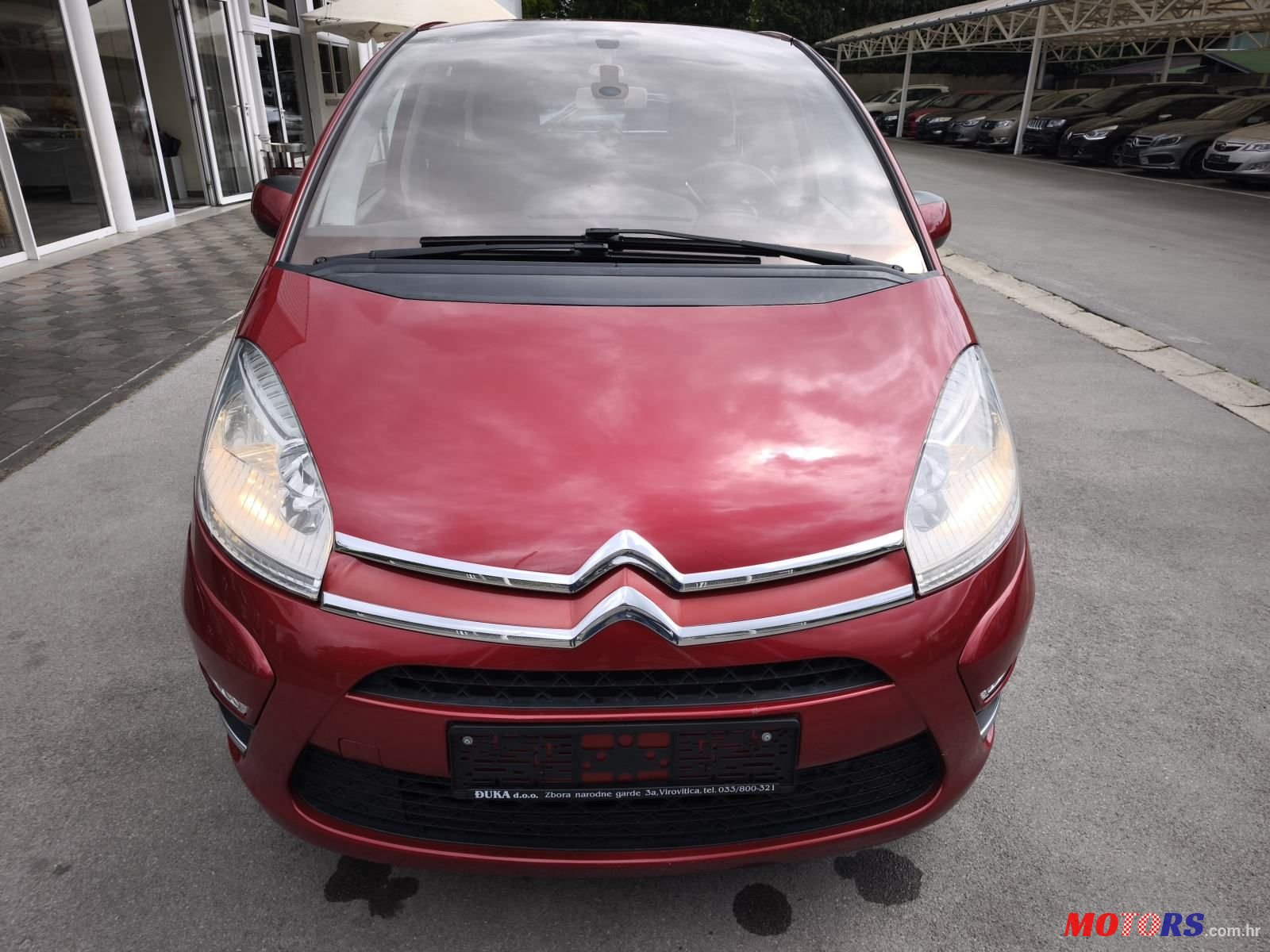 2012' Citroen C4 Picasso photo #3