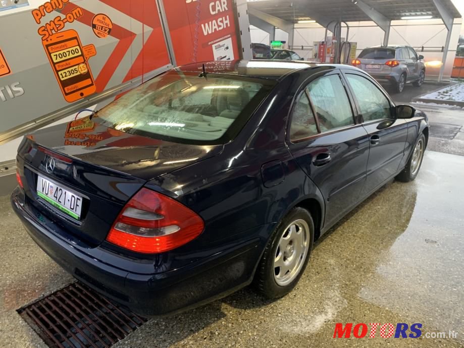 2002' Mercedes-Benz E-Klasa 220 Cdi Classic photo #2