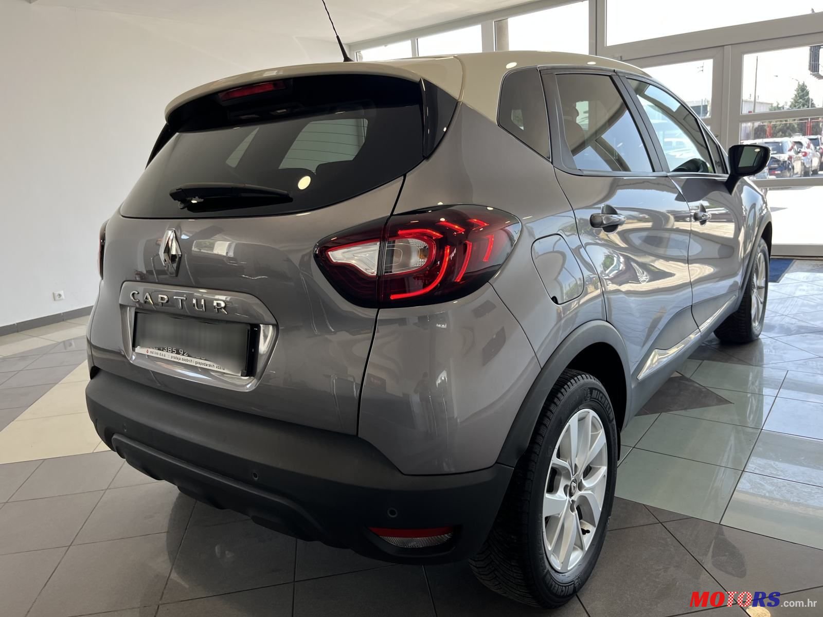 2018' Renault Captur 0.9 photo #6