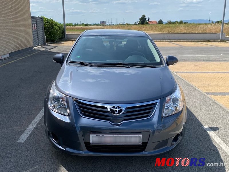 2010' Toyota Avensis 1,6 photo #2