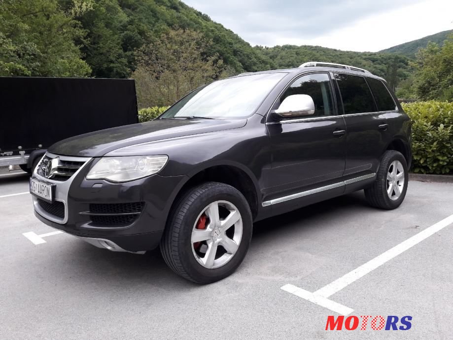 2007' Volkswagen Touareg photo #2