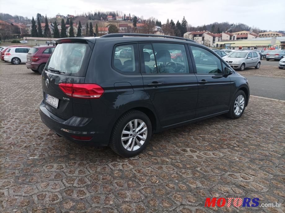 2016' Volkswagen Touran 2,0 Tdi Bmt photo #3