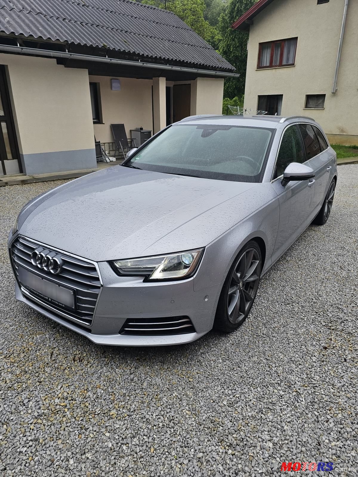 2017' Audi A4 Avant photo #1