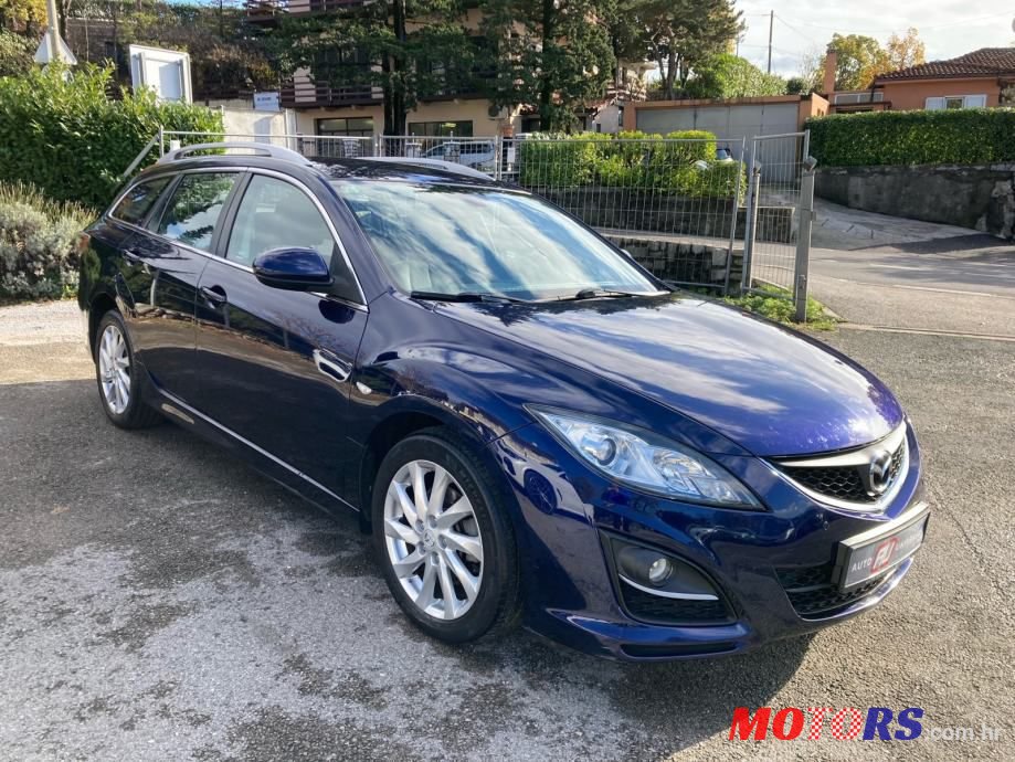 2011' Mazda 6 Sport Combi photo #2