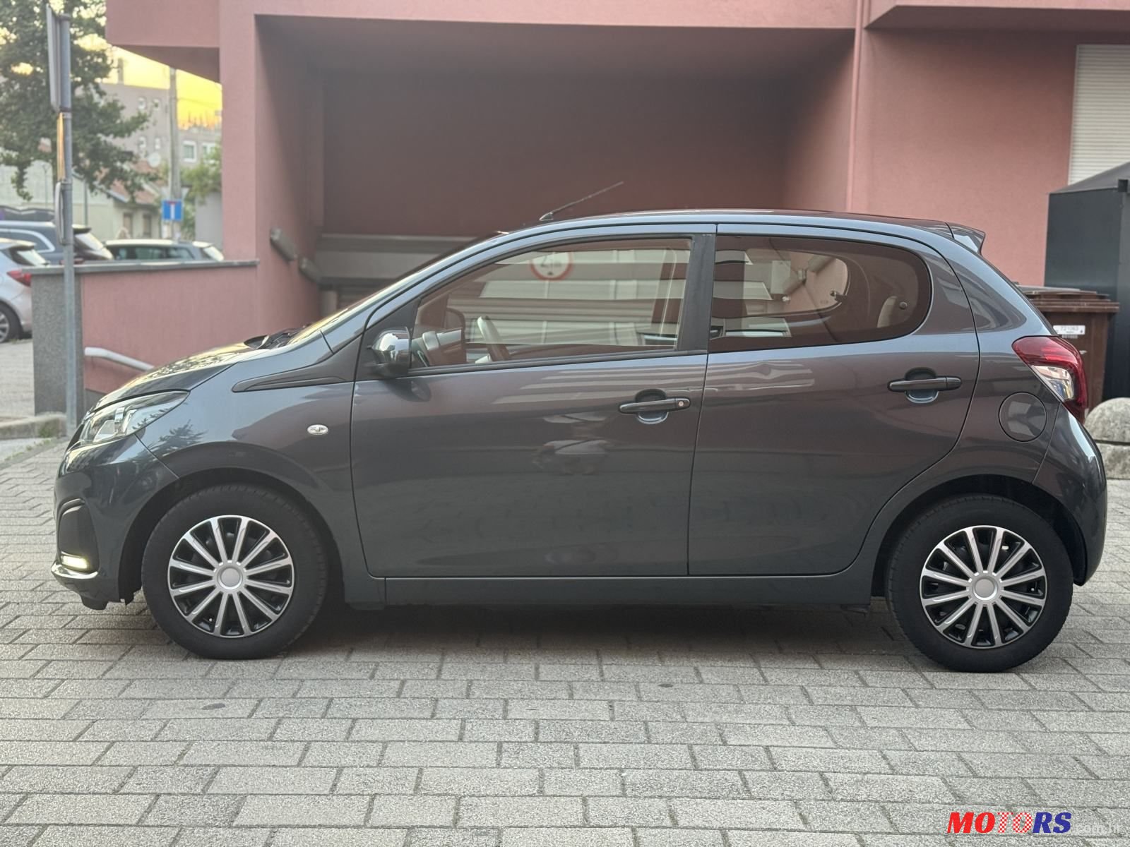 2016' Peugeot 108 1.0 photo #2