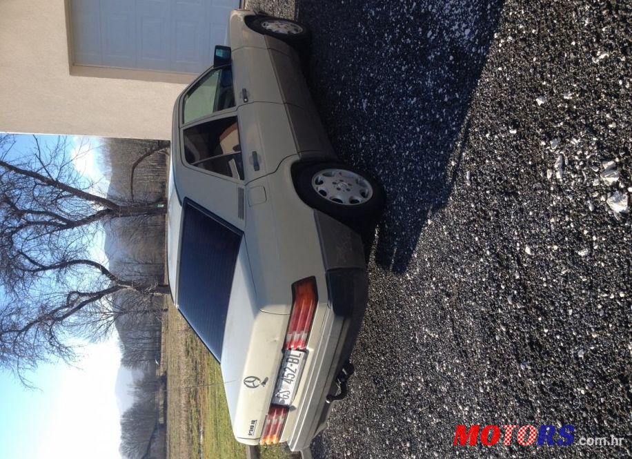 1985' Mercedes-Benz 190 D photo #2