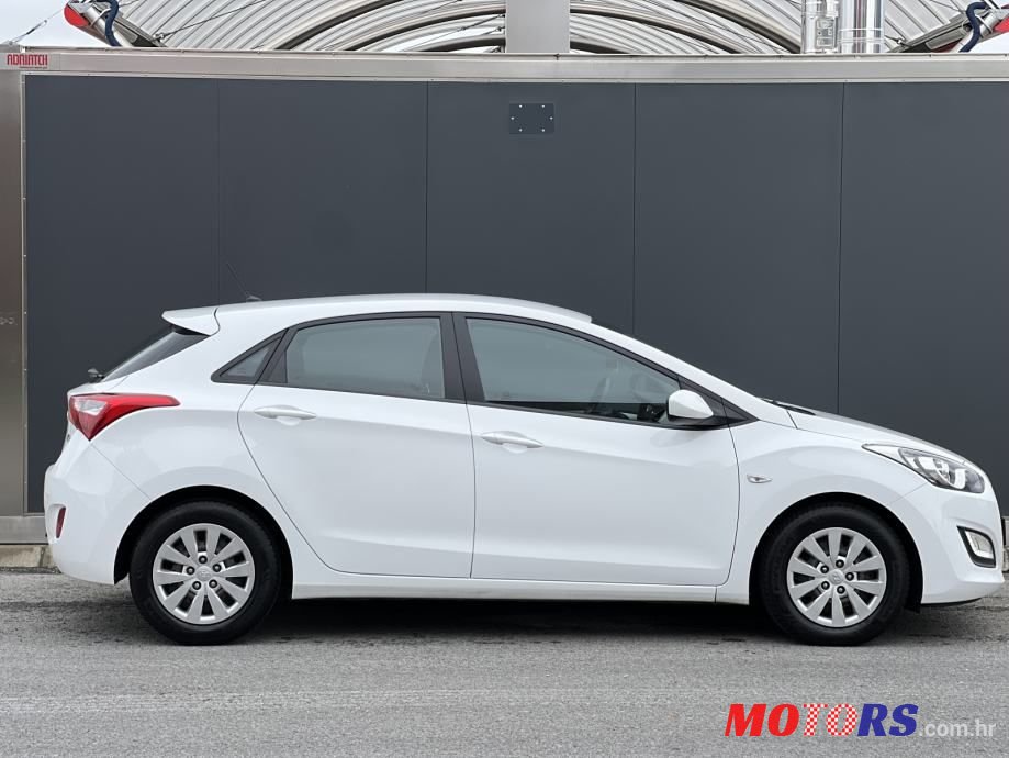 2015' Hyundai i30 1,6 Crdi photo #4