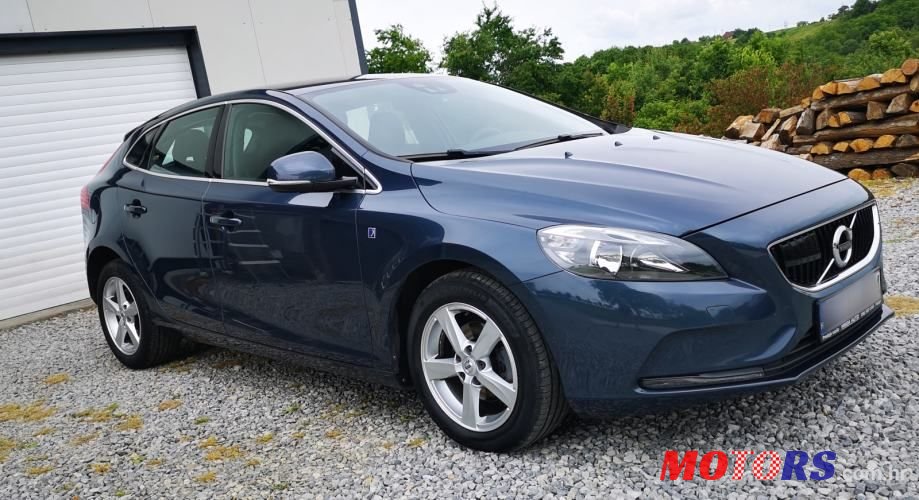 2016' Volvo V40 D2 photo #1