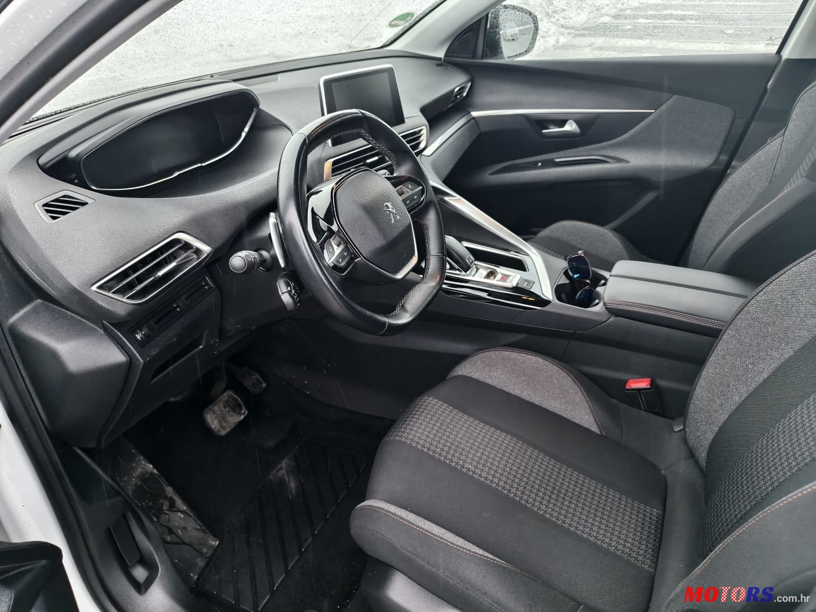 2019' Peugeot 3008 1,5 Bluehdi photo #6