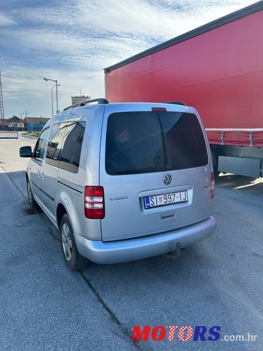 2011' Volkswagen Caddy photo #4