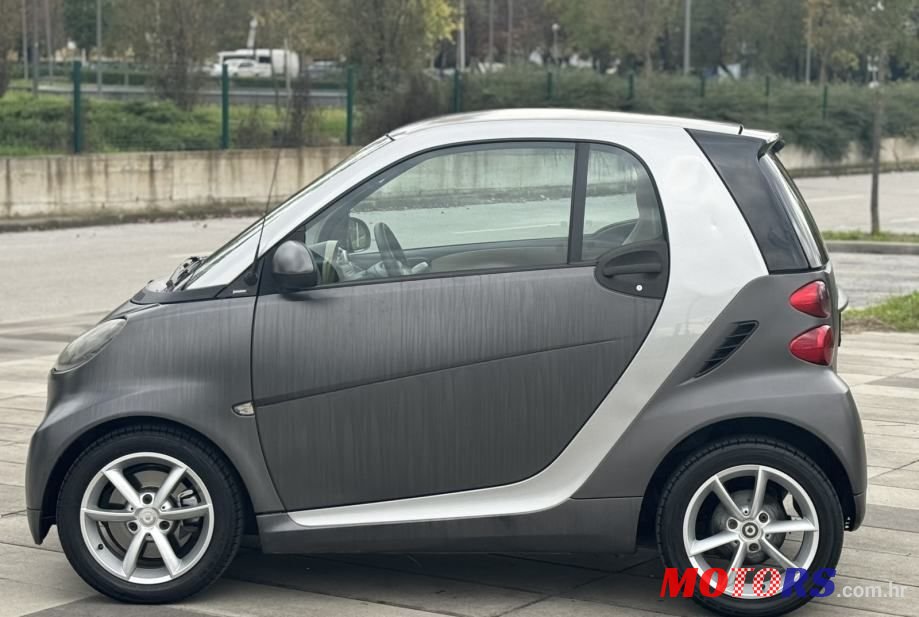 2010' Smart Fortwo photo #2