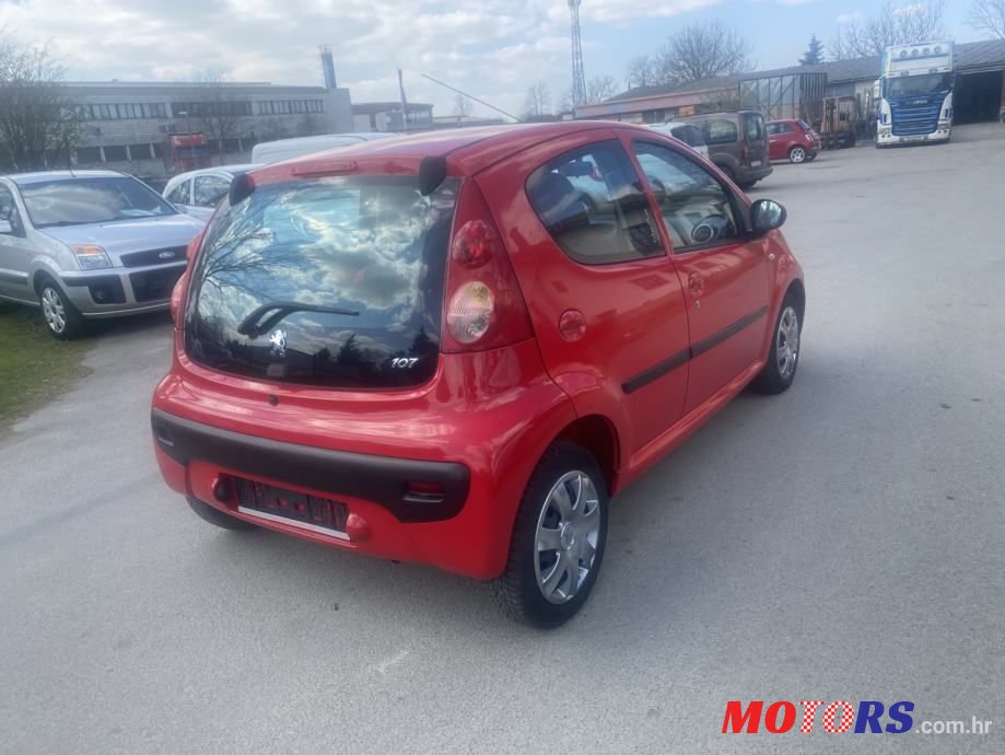 2008' Peugeot 107 1,0 photo #3