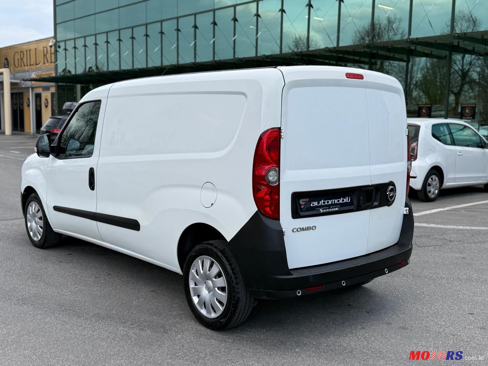 2018' Opel Combo 1.3 Cdti photo #3