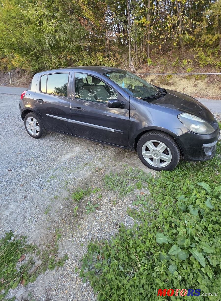 2007' Renault Clio 1,4 16V photo #4