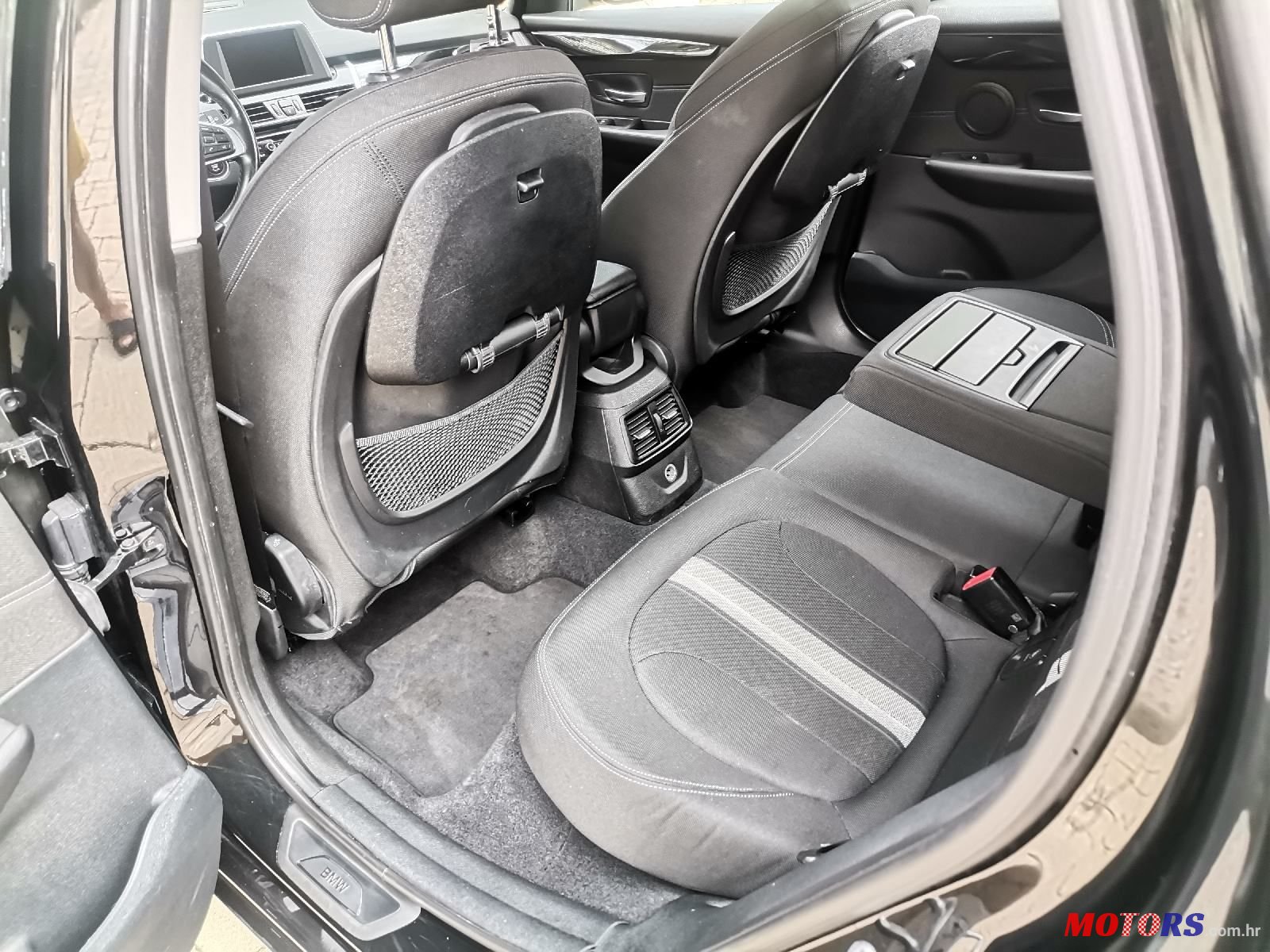 2017' BMW Serija 2 218D photo #6